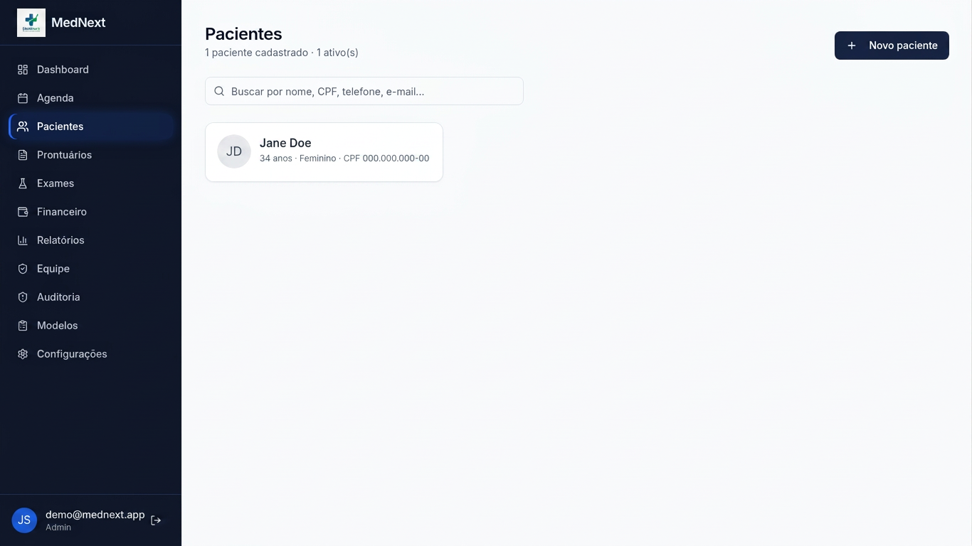 Lista de pacientes no MedNext com busca e botão Novo paciente